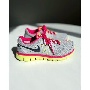 Nike Flex Run 🌈 Gray, Pink, & Neon Yellow Sneakers Running Shoes EUC